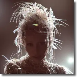 Miley Cyrus – Something Beautiful